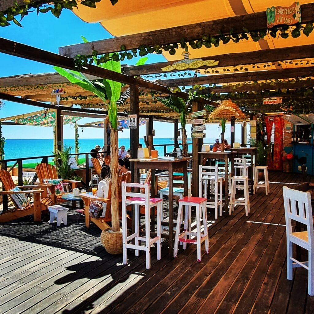 Maramais Bar, Farol Island.